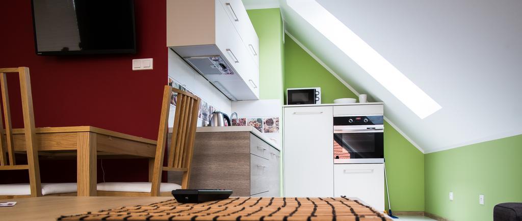 Apartament Widok Cieplice Lägenhet Jelenia Góra Rum bild