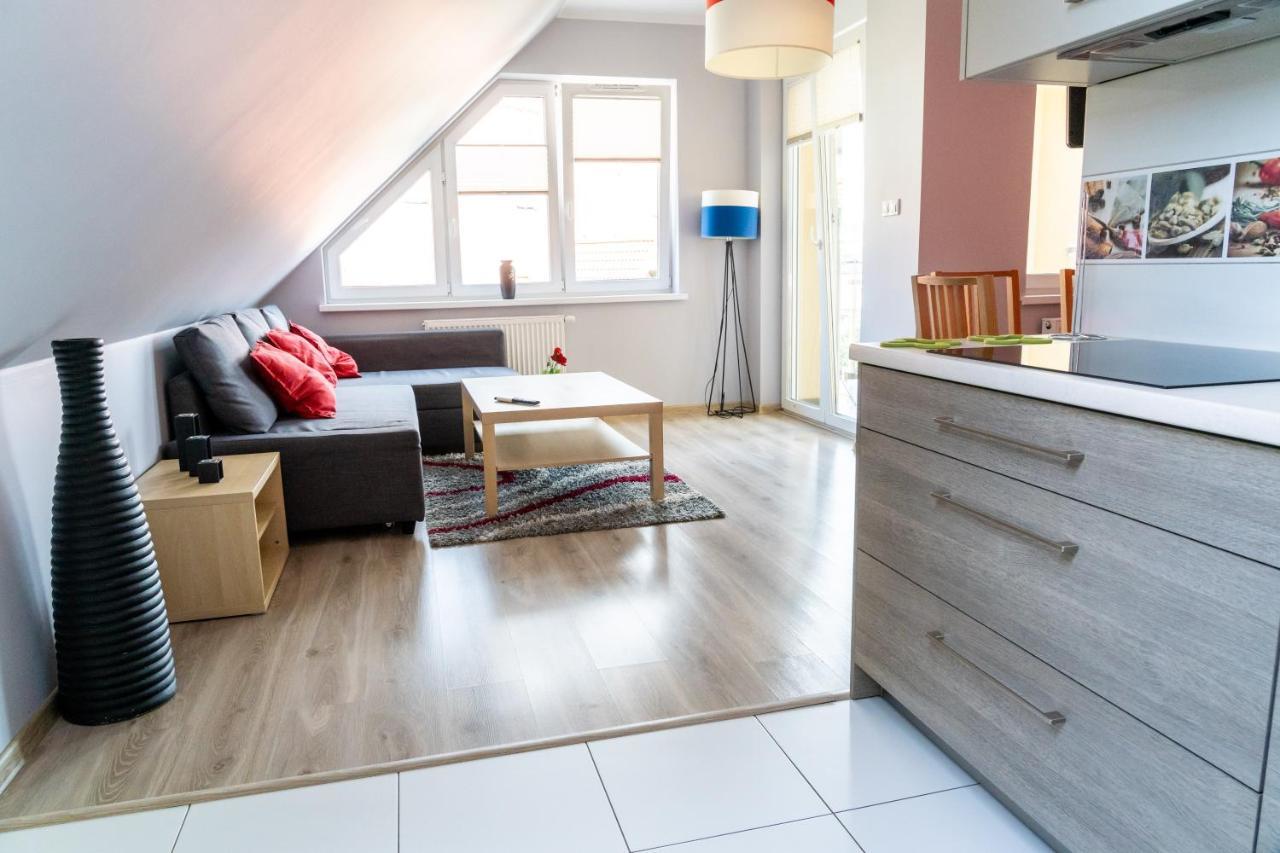 Apartament Widok Cieplice Lägenhet Jelenia Góra Exteriör bild